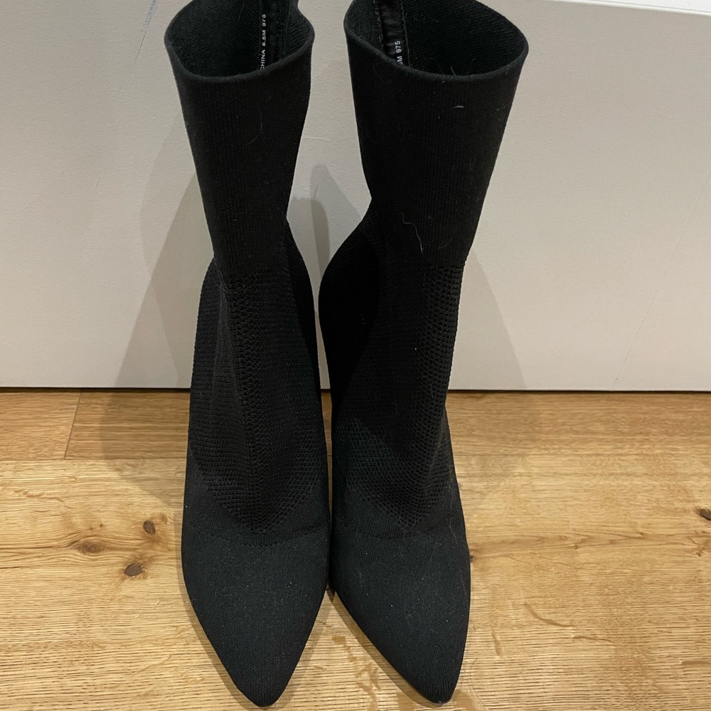 Size 8.5 Steve Madden sock boots.